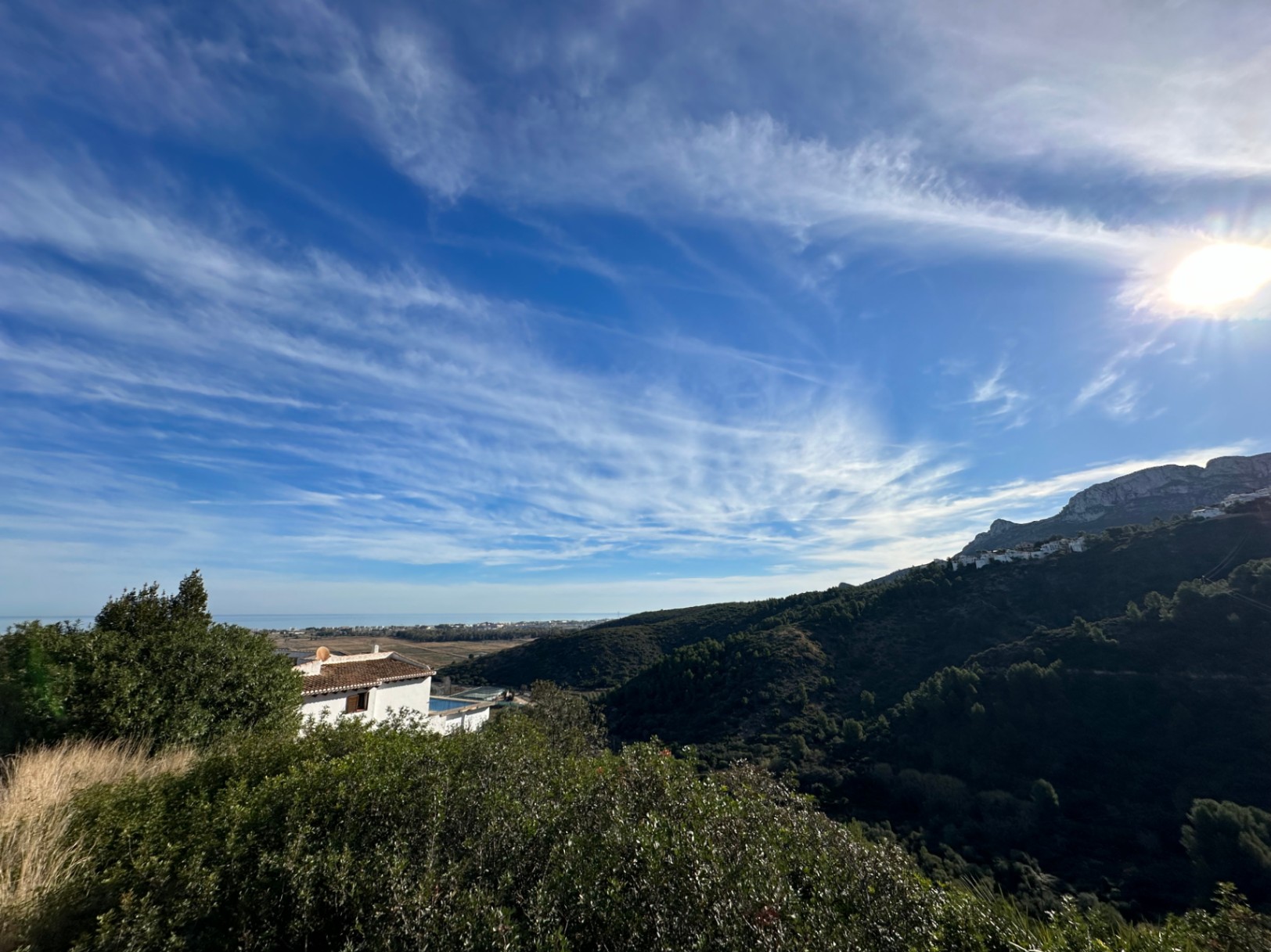 Zauberhaftes Grundstück mit Meerblick in MontePego