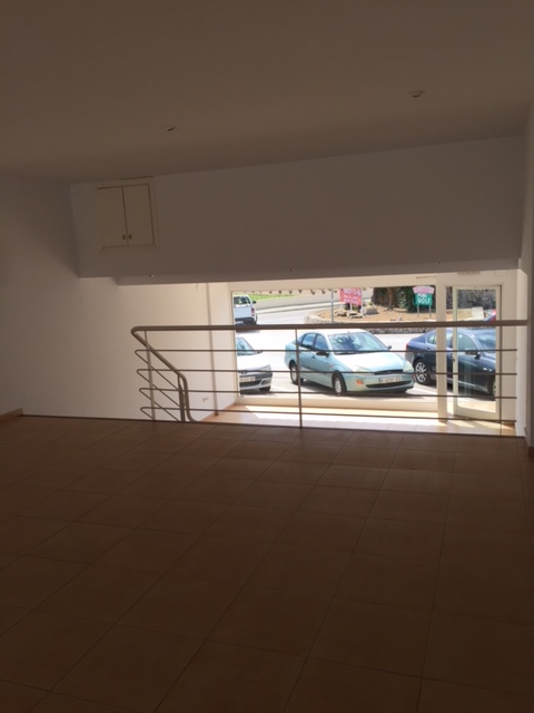 COMMERCIAL OFFICE/SHOP FOR SALE IN MORAIRA